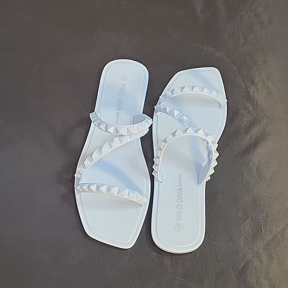 BRAND NEW WILD DIVA JELLY TRIPLE STRAP STUDDED SLIP-ON WOMEN"S SANDAL - Picture 8 of 16